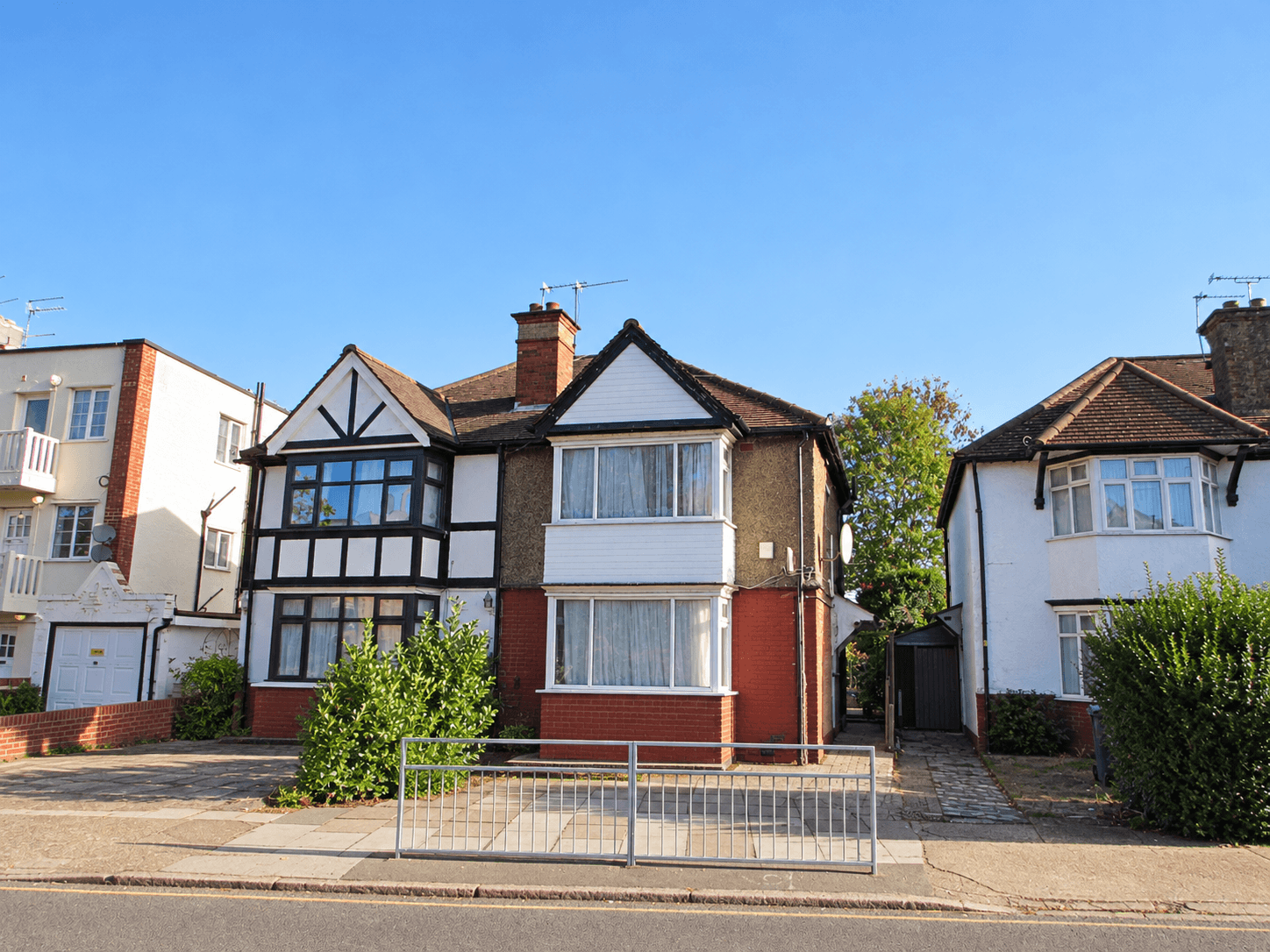House Princes Drive in Greater London