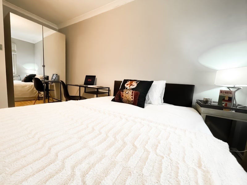 Room Saint Michael's Street in City of Westminster