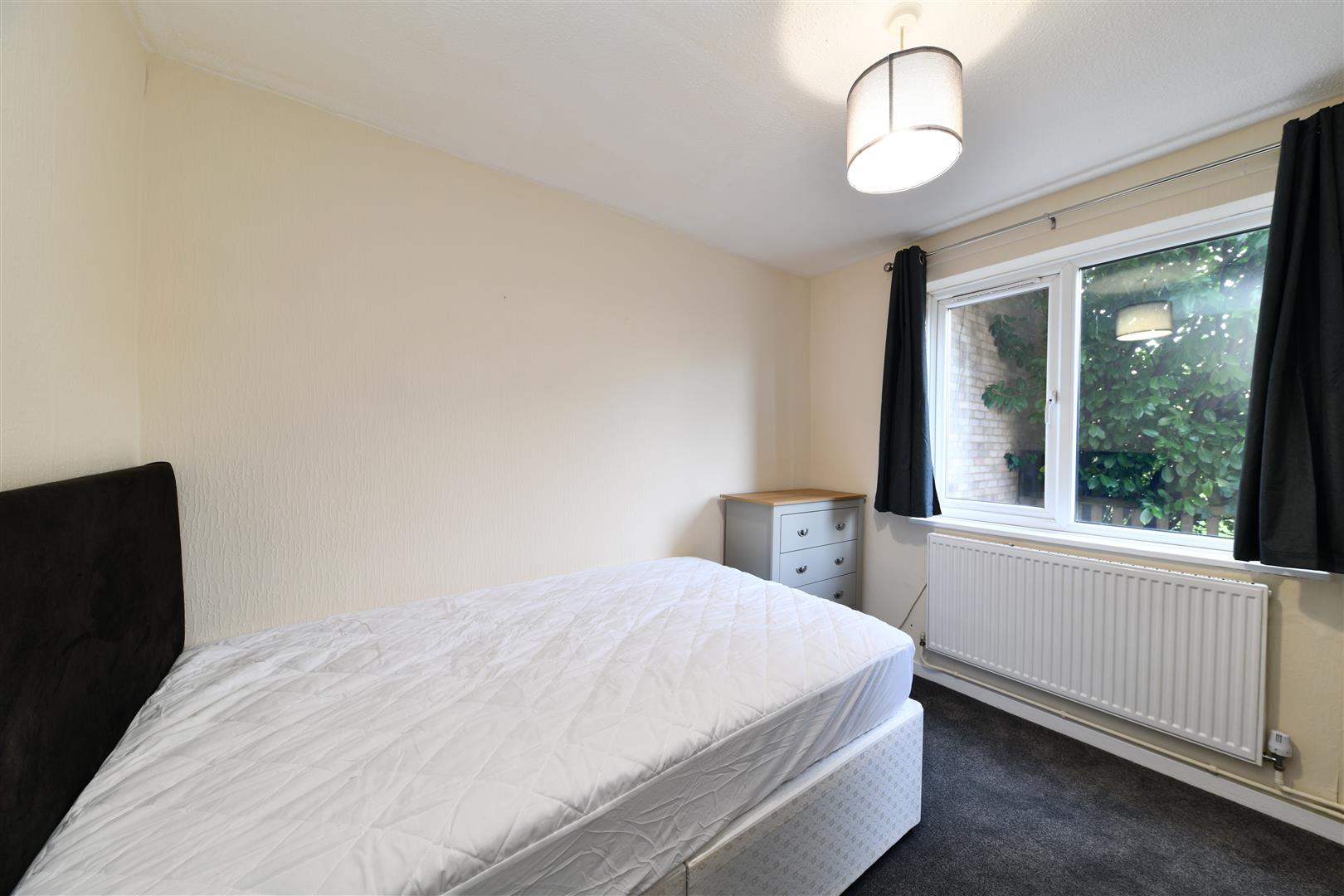 Flat Canterbury Way in Stevenage