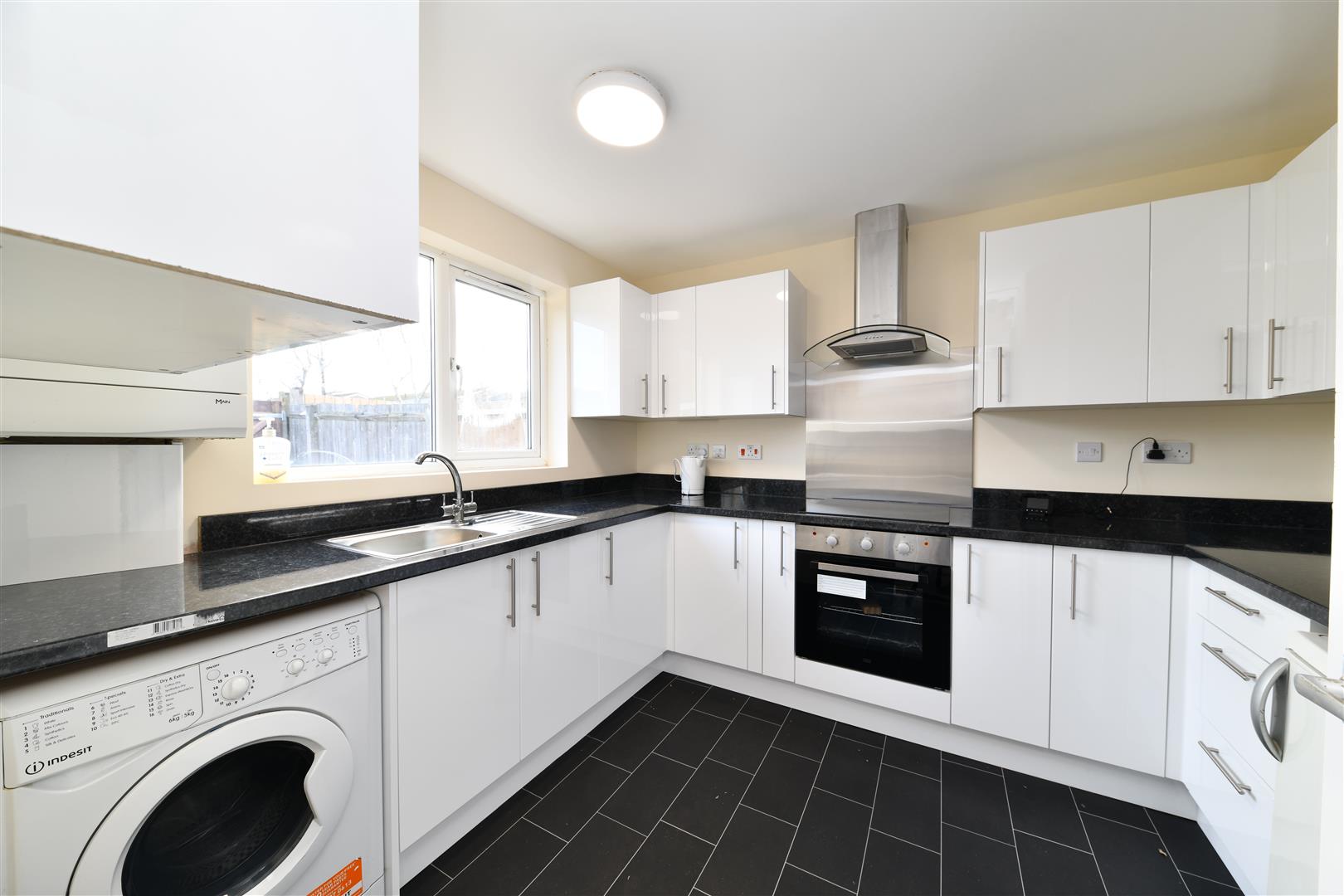 Flat Canterbury Way in Stevenage