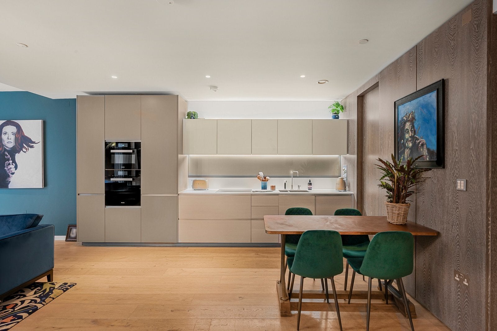 Flat Wardour Street in City of Westminster
