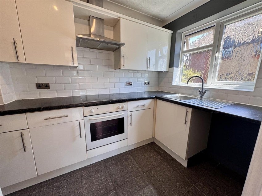 Flat Erith Road in Greater London