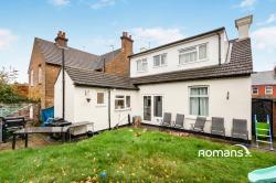 House Holly Road in Rushmoor