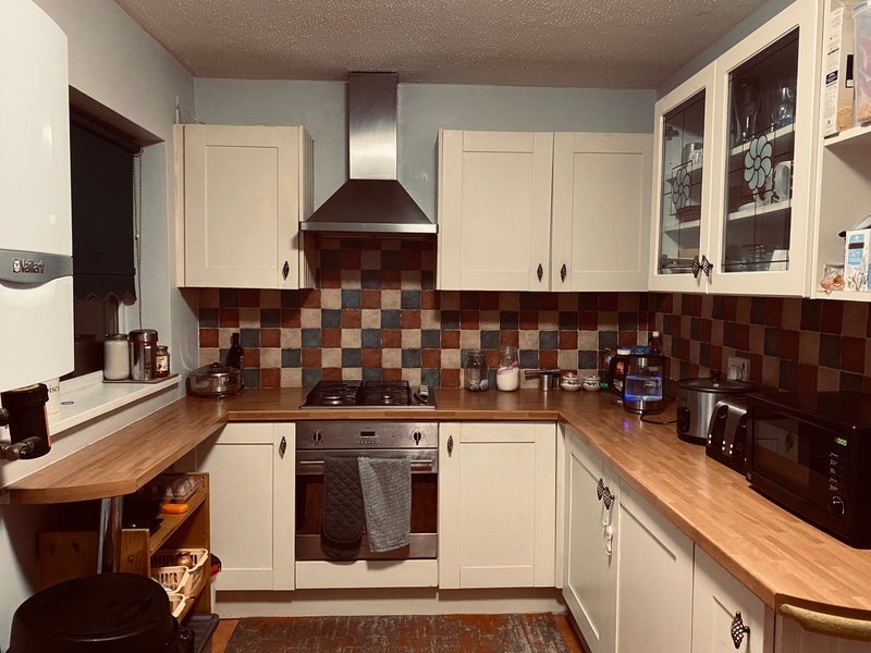 Room Torridge Road in Slough