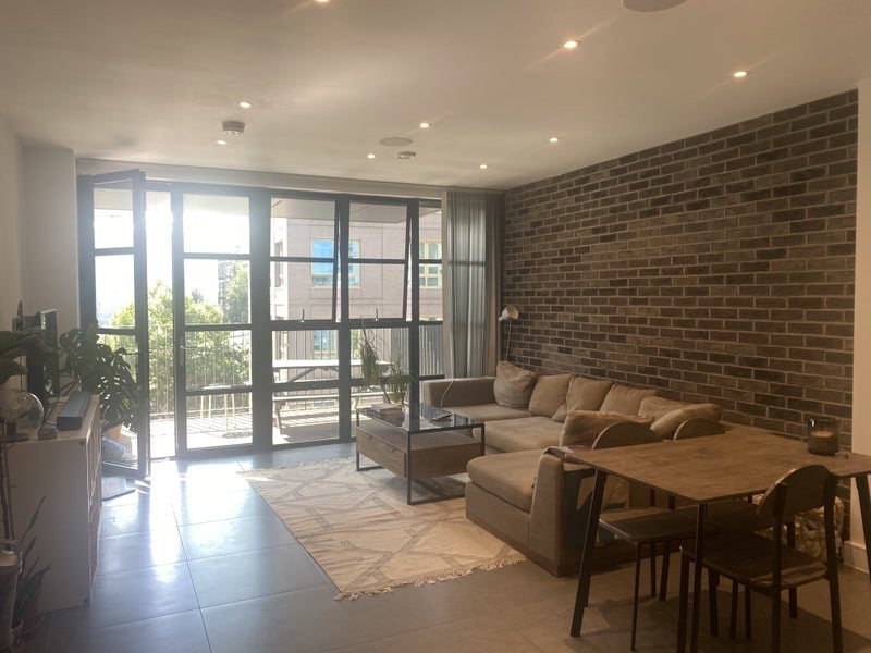 Room White Post Lane in Greater London