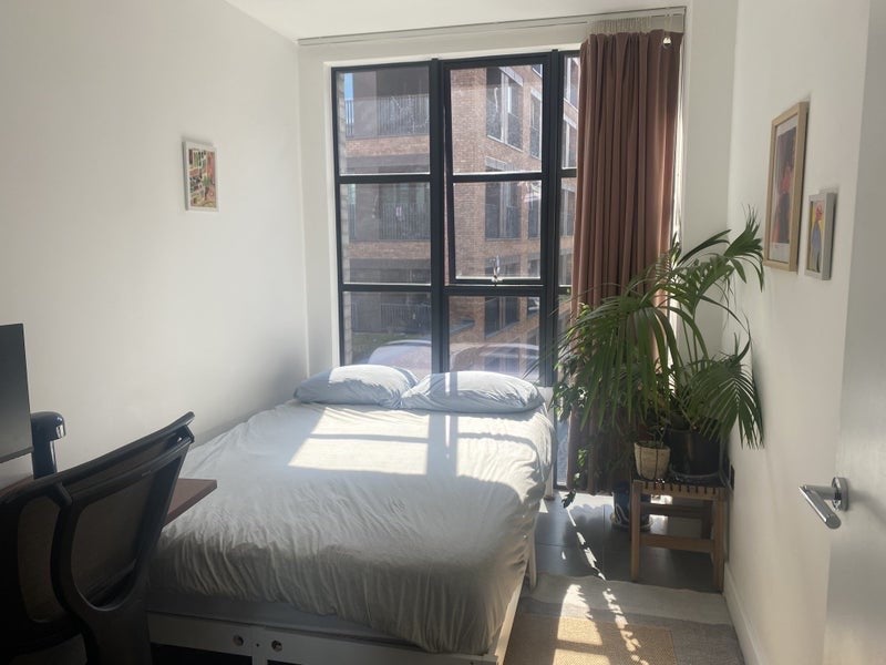 Room White Post Lane in Greater London