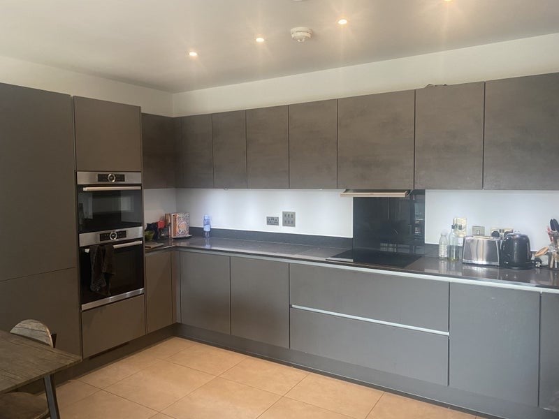 Room White Post Lane in Greater London