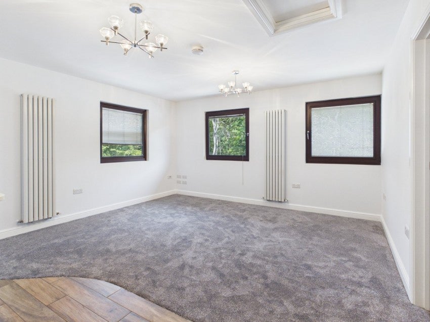 Flat Oxford Road in Gerrards Cross