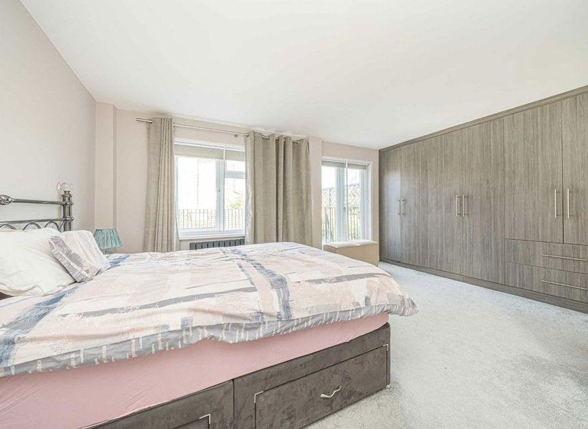 House Overton Close in Greater London