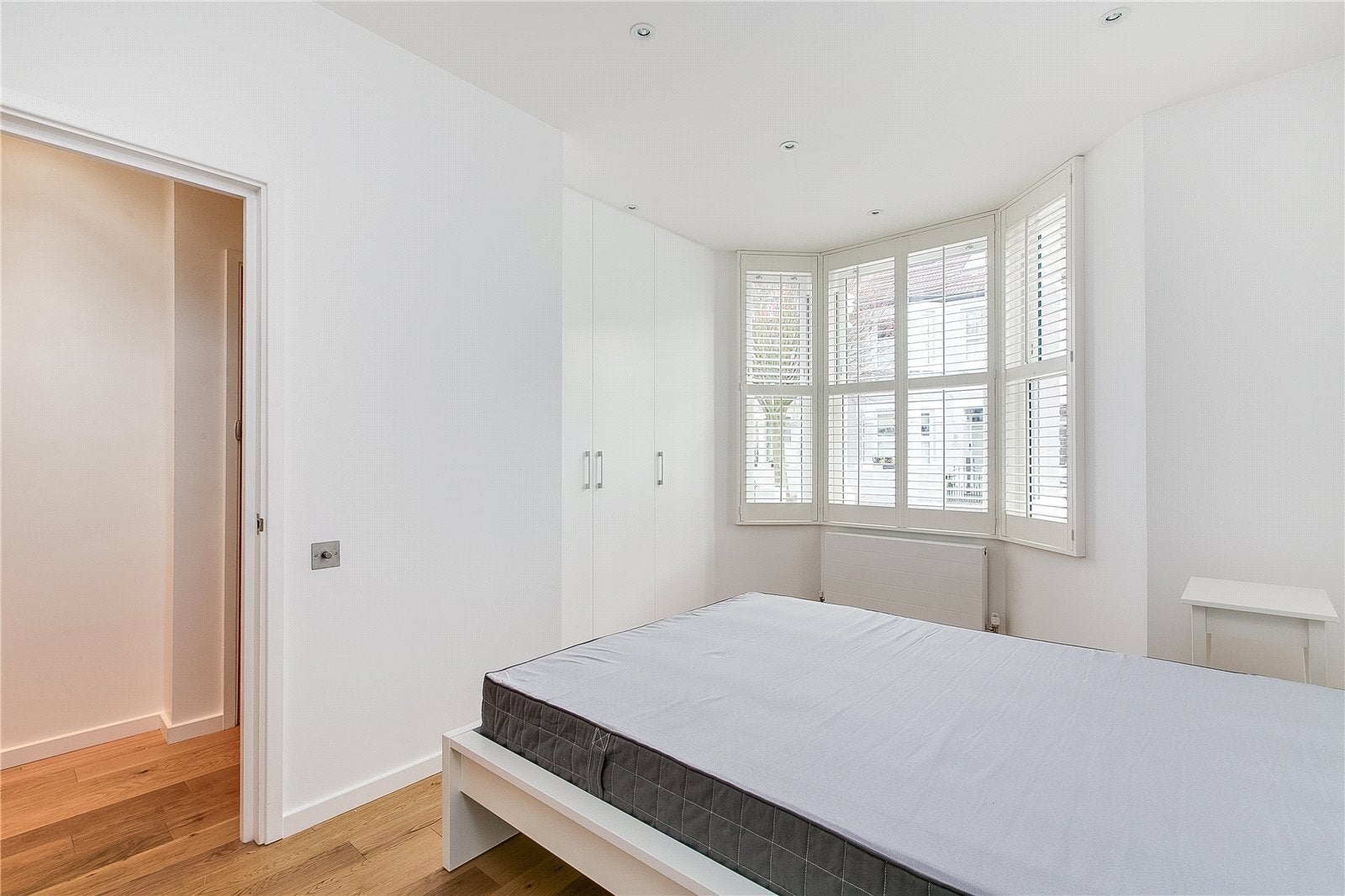 Flat Bronsart Road in Greater London