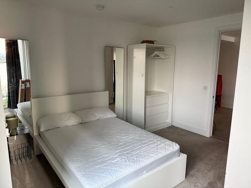Room Woolwich High Street in Greater London