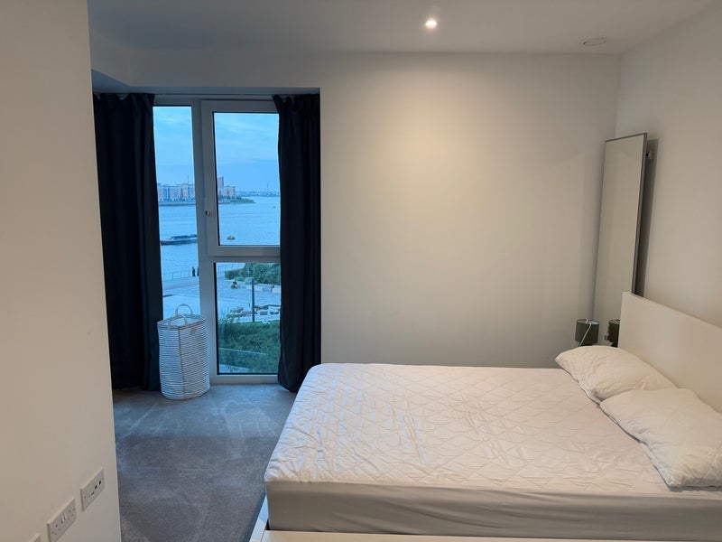 Room Woolwich High Street in Greater London