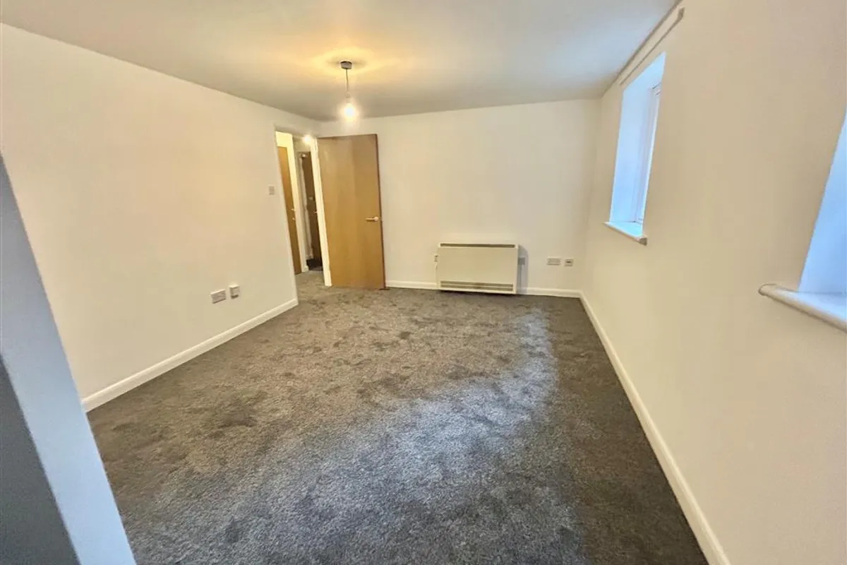 Flat Hollow Stone in Nottingham