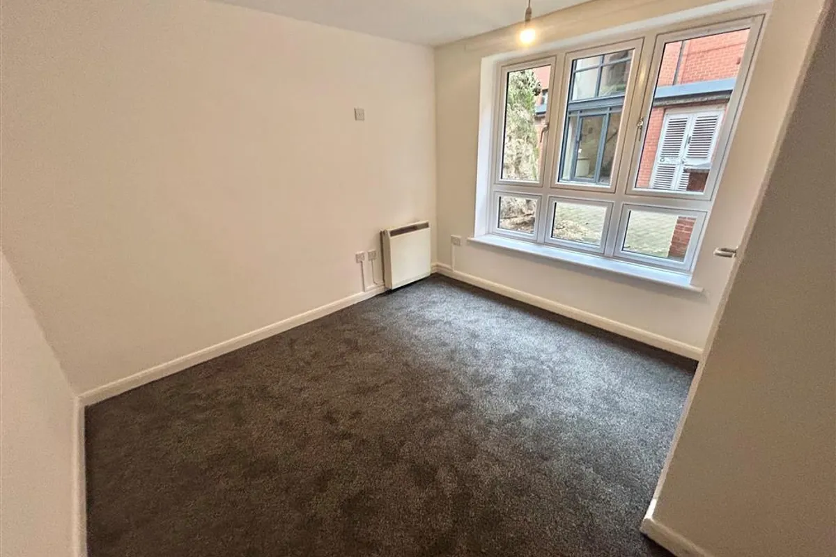 Flat Hollow Stone in Nottingham