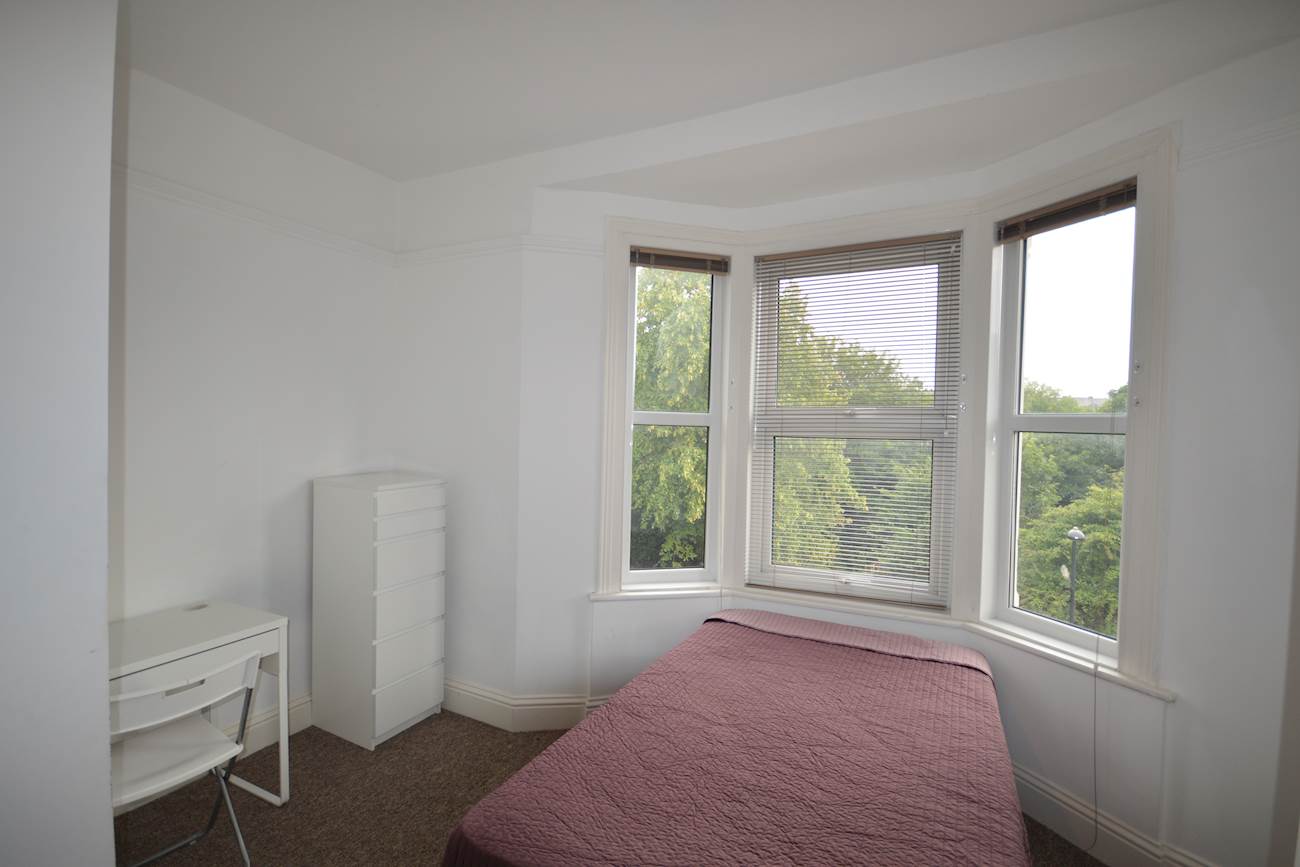 Flat Dinsdale Road in Newcastle upon Tyne