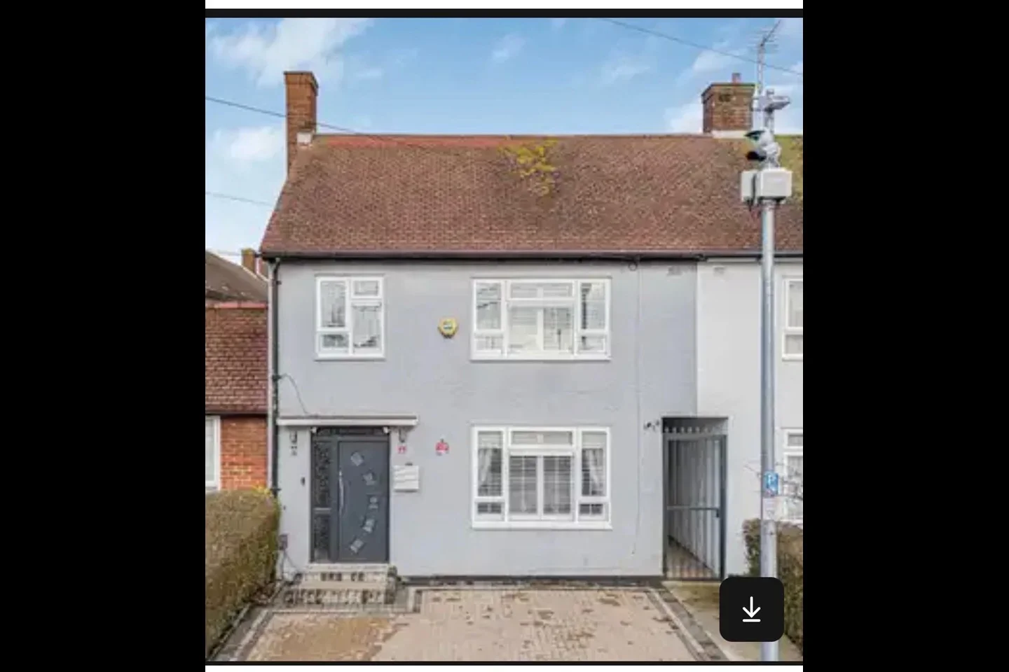 House Holt Way in Greater London