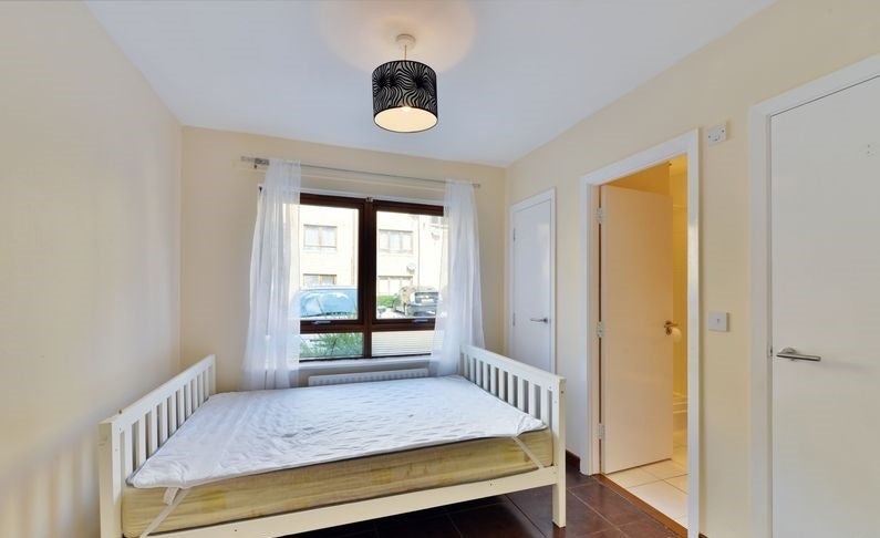 Flat Brabazon Street in Greater London