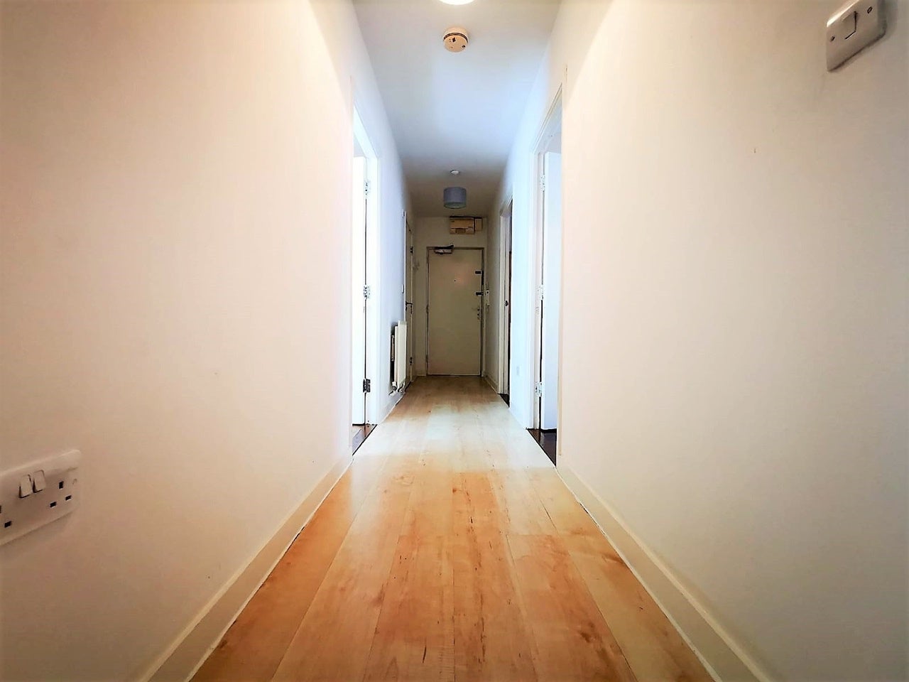 Flat Brabazon Street in Greater London