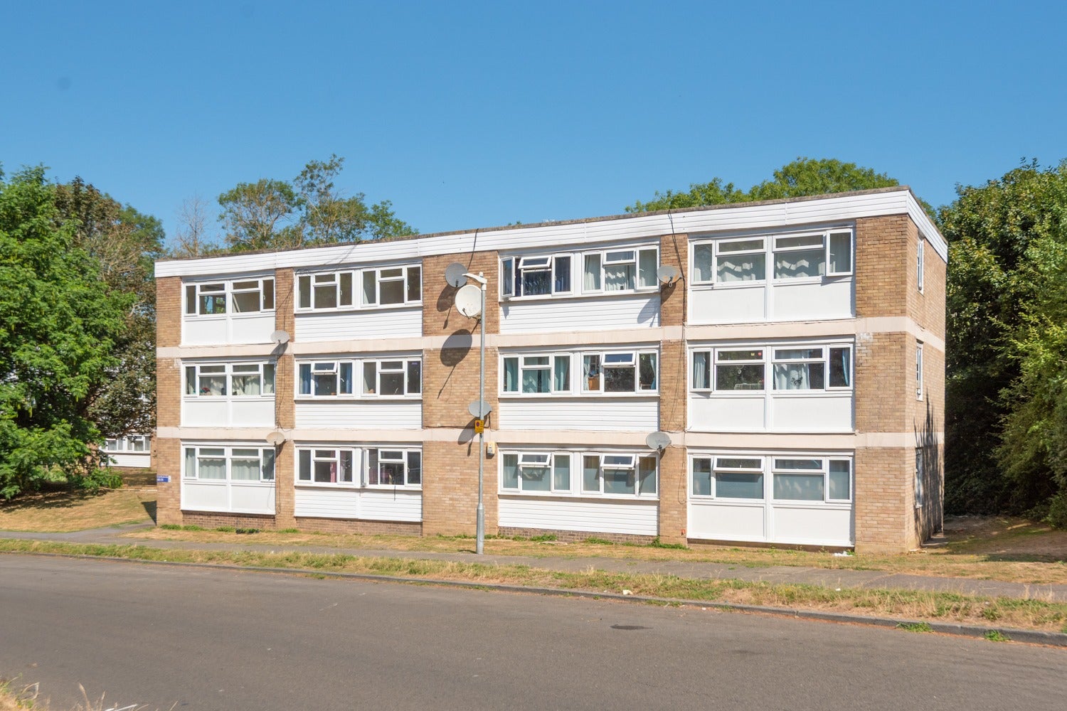 Flat Long Meadow Way in Canterbury