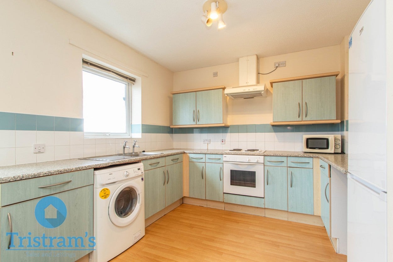 Flat Hawton Crescent in Nottingham