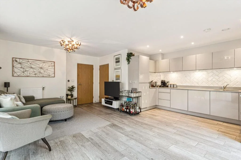 Flat St Clements Avenue in Greater London