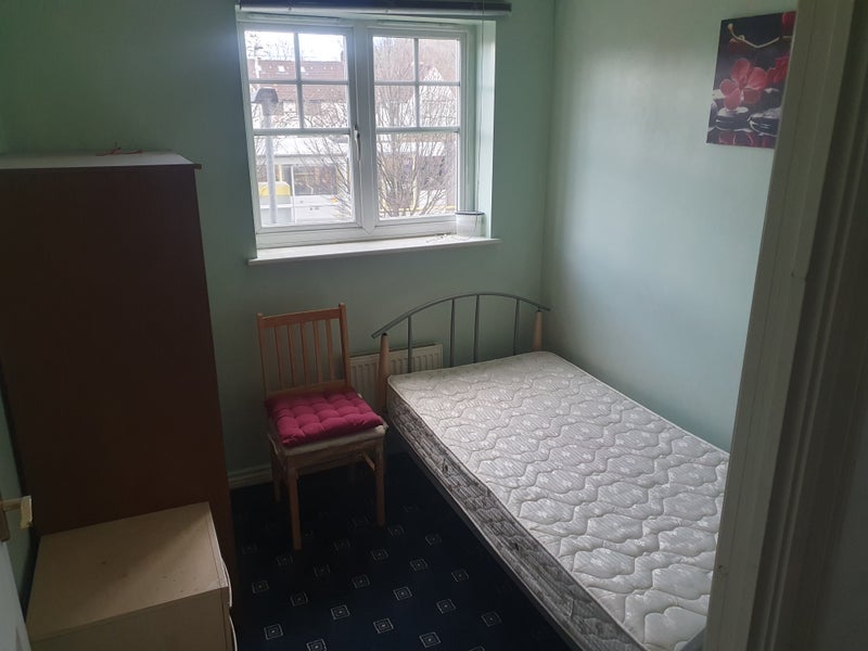 Flat Northcote Avenue in Manchester