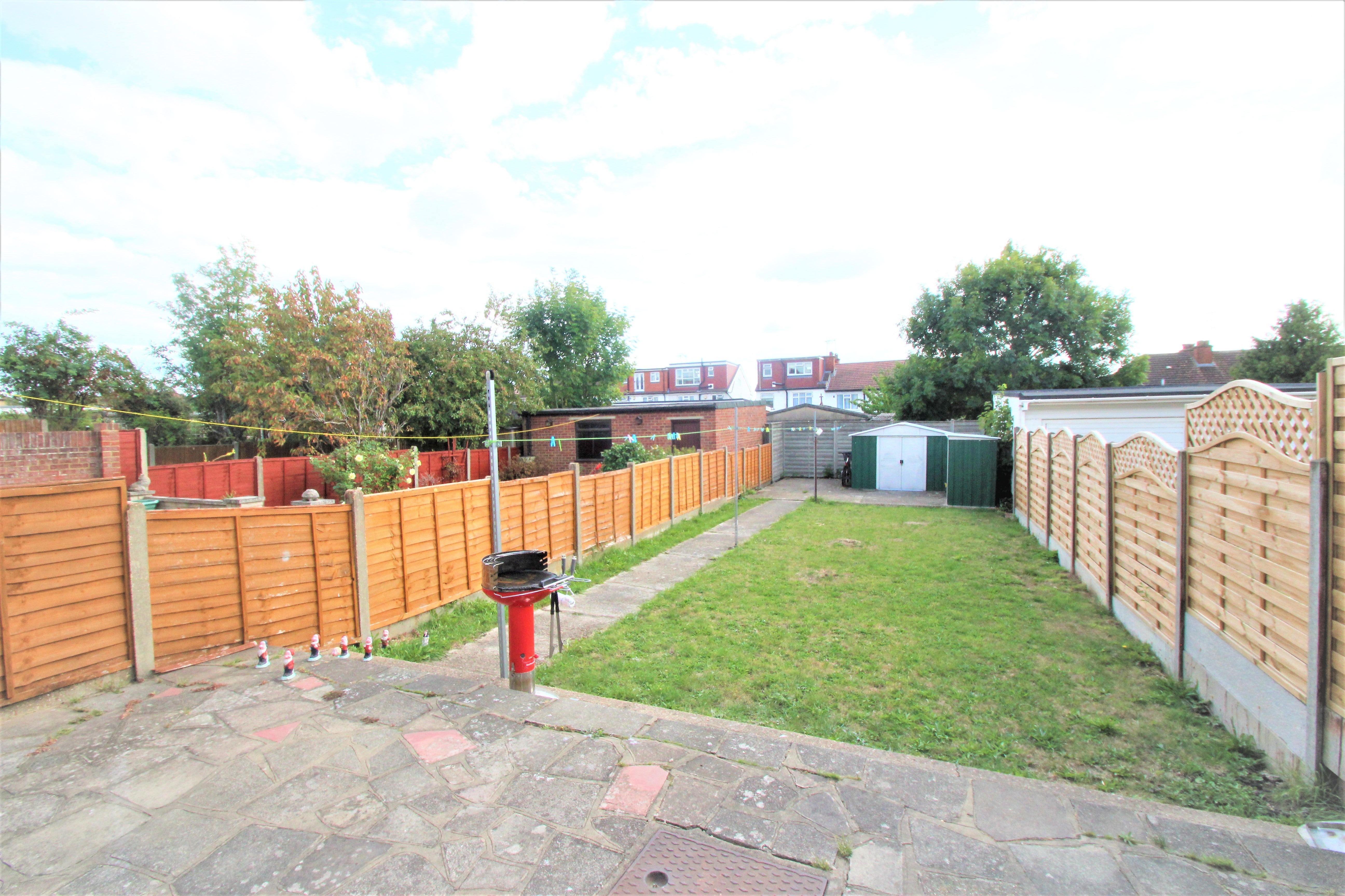 House Perwell Avenue in Greater London