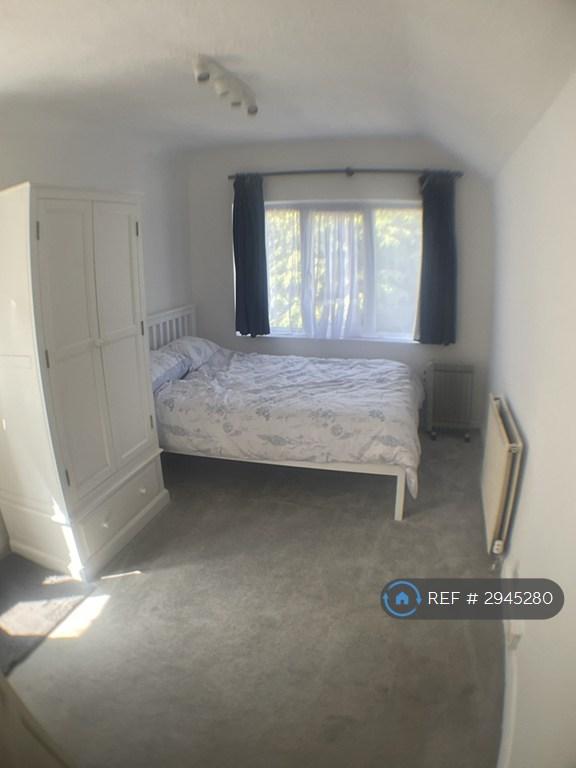 Room Deacons Hill Road in Hertsmere