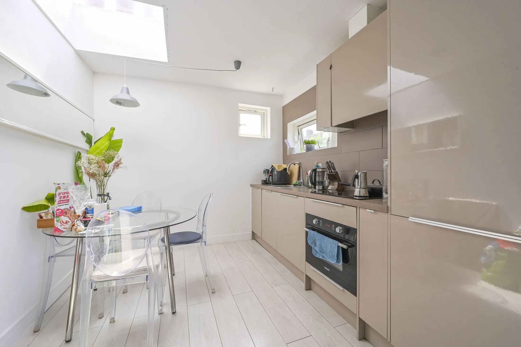 Flat Beccles Street in Greater London