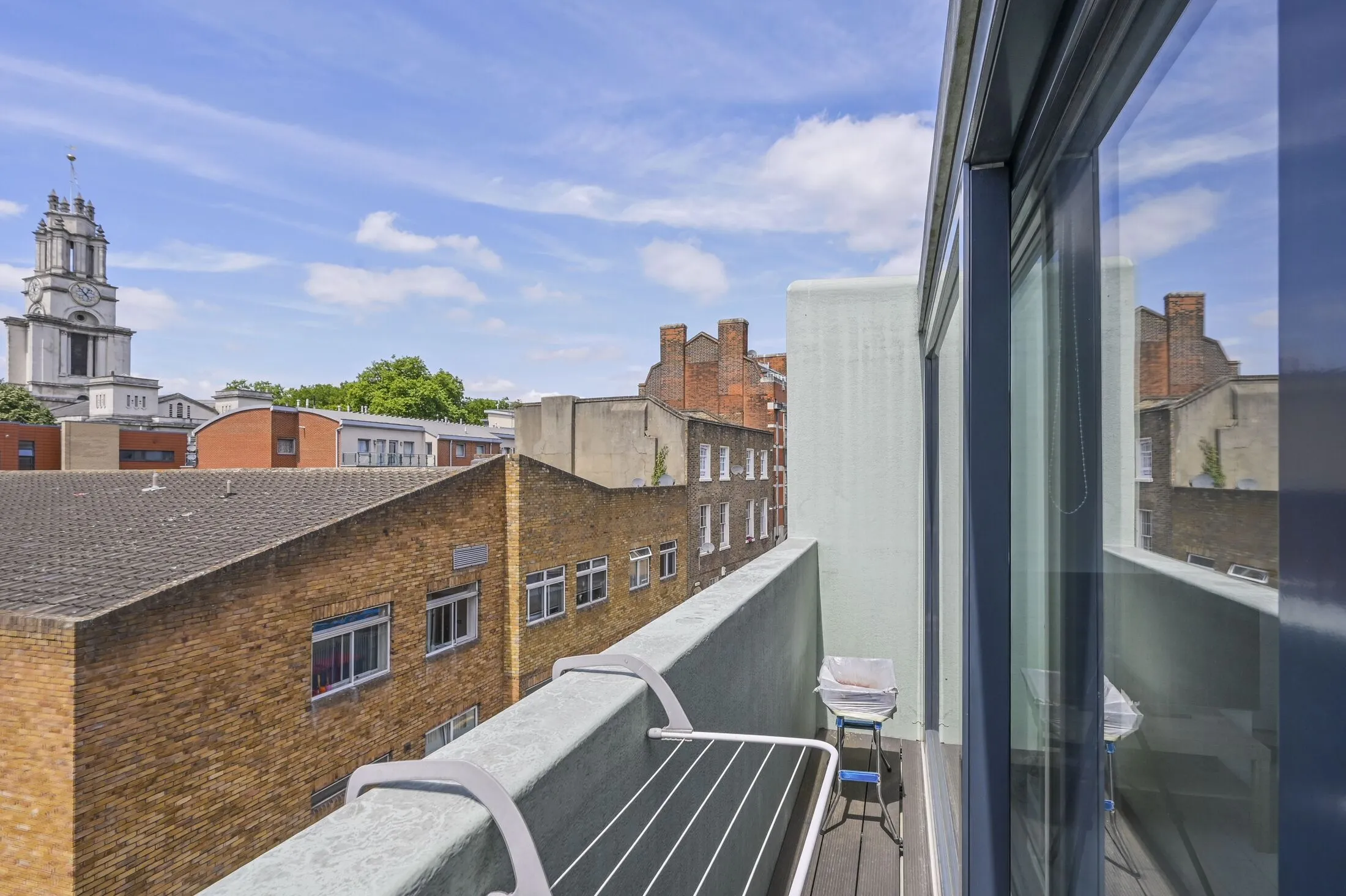Flat Beccles Street in Greater London