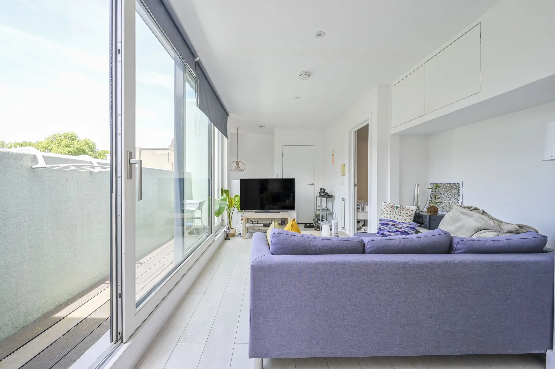 Flat Beccles Street in Greater London