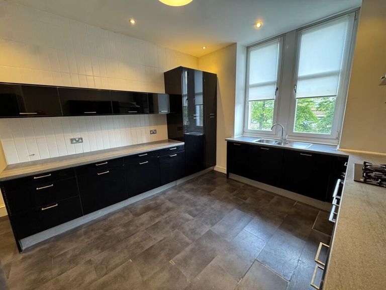 Flat Edgemont Street in Glasgow