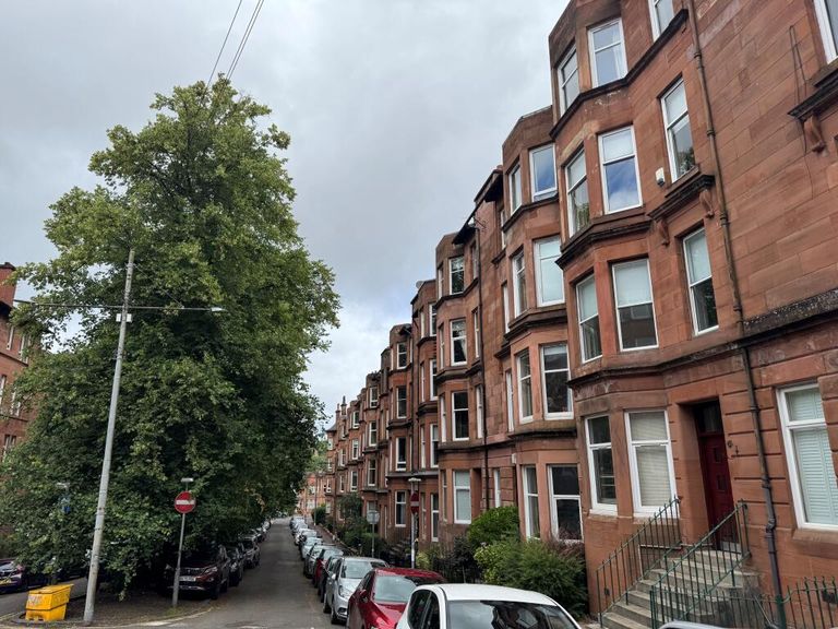 Flat Edgemont Street in Glasgow