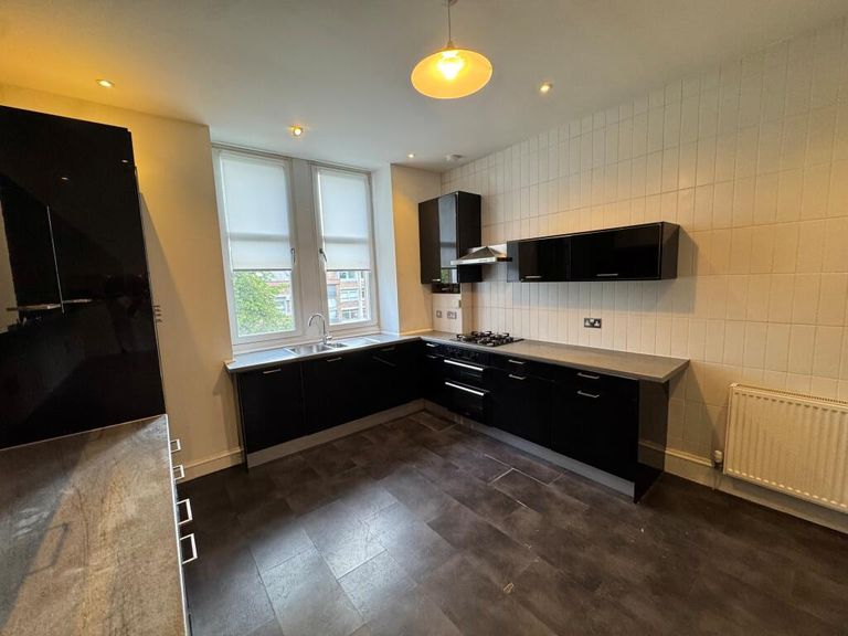 Flat Edgemont Street in Glasgow