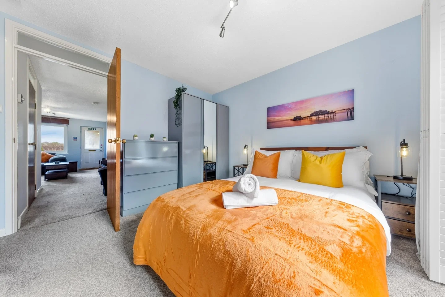 Flat Sissinghurst Close in Crawley