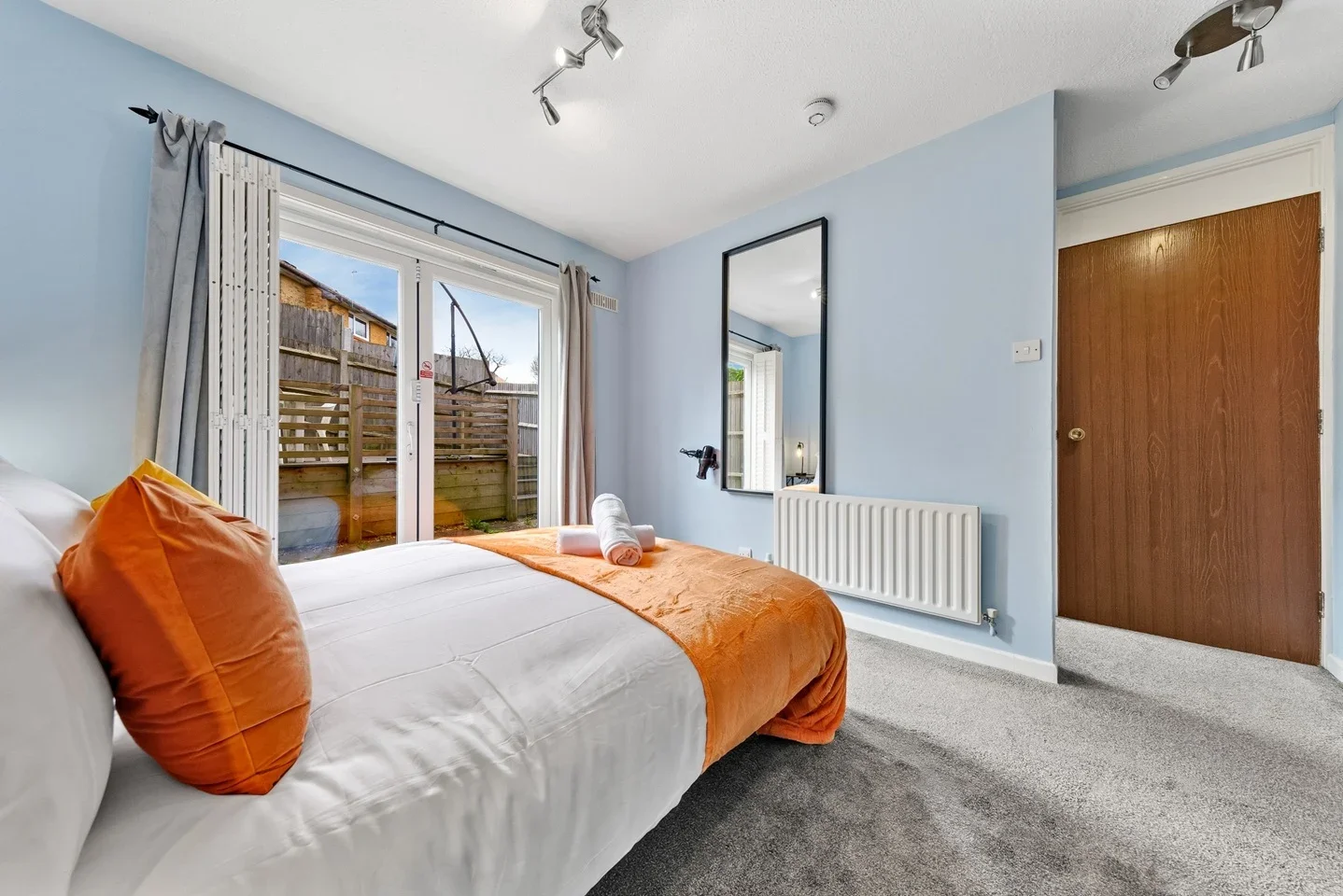 Flat Sissinghurst Close in Crawley