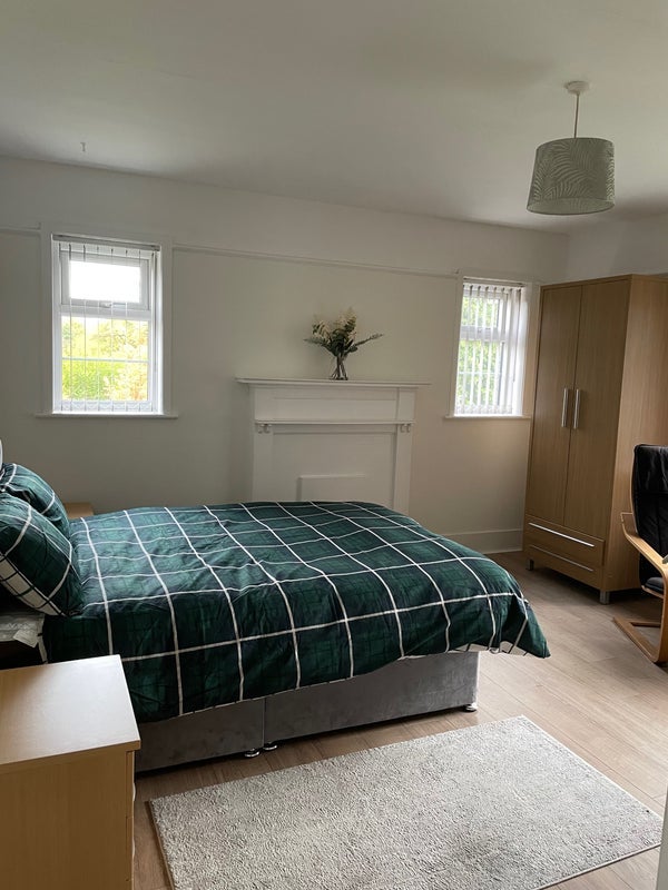 Room Langley Walk in Crawley