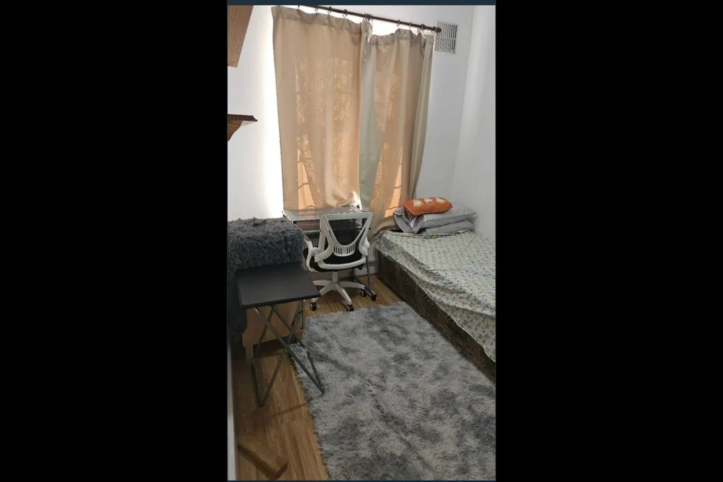 Room Bath Road in Greater London
