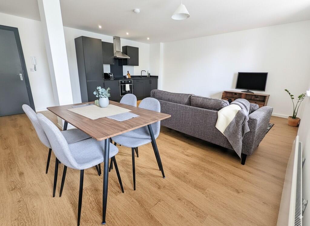 Flat Granville Close in Greater London