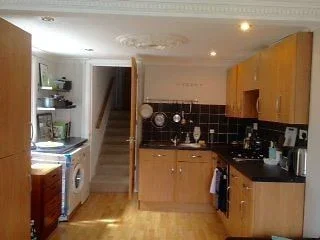 Flat Appach Road in Greater London