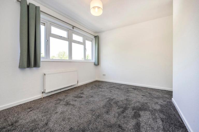 Flat Ramsons Avenue in Milton Keynes
