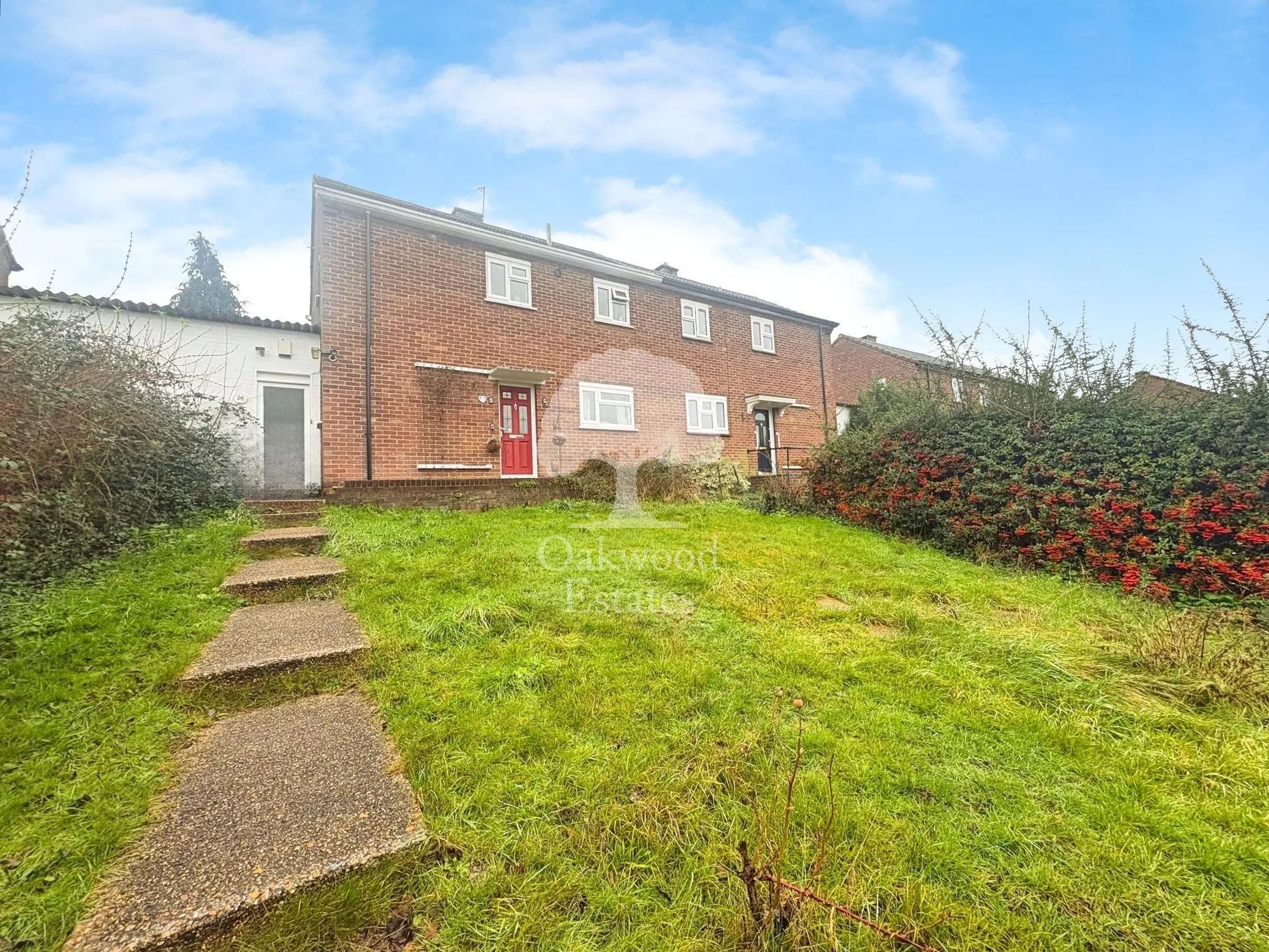 House Larchfield Road in Maidenhead
