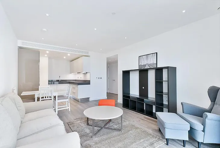 Flat Canter Way in Greater London