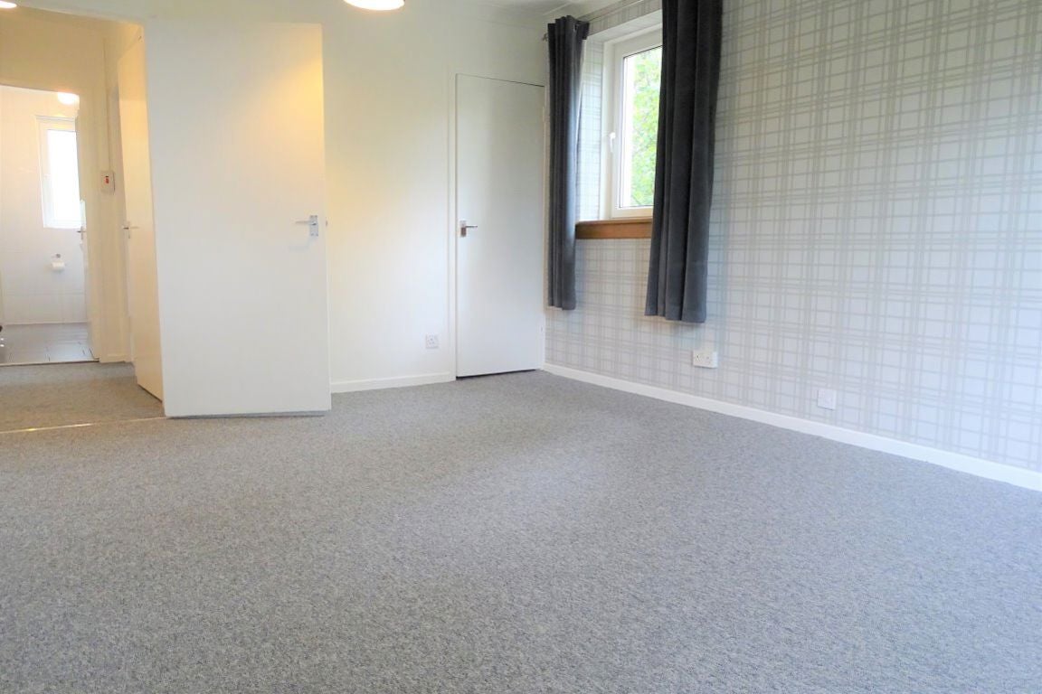 Flat Fergus Court in Glasgow