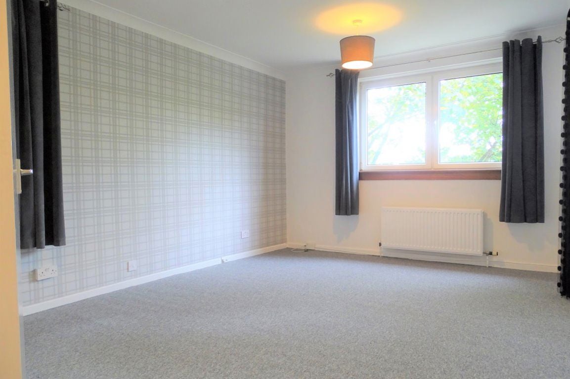 Flat Fergus Court in Glasgow