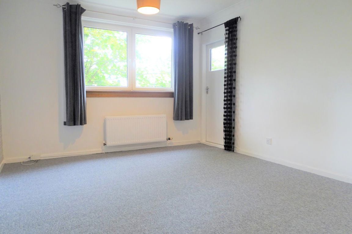 Flat Fergus Court in Glasgow