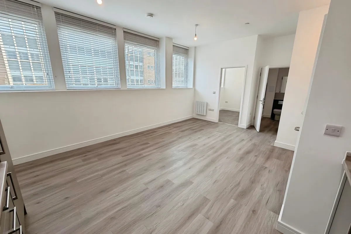 Flat Oundle Road in Peterborough