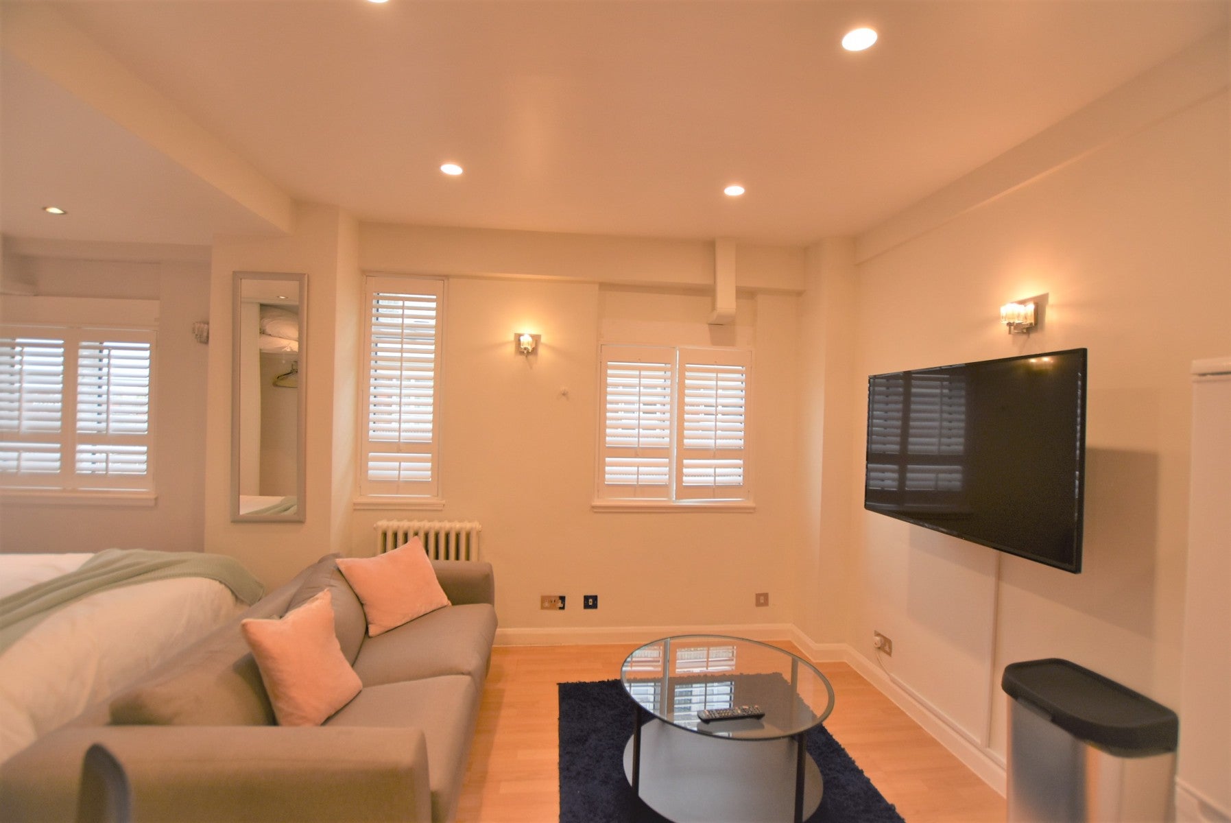 Flat Sloane Avenue in Greater London