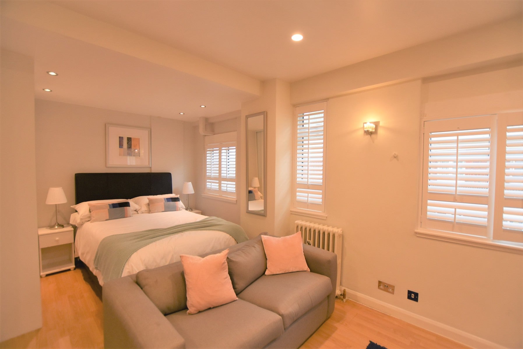Flat Sloane Avenue in Greater London