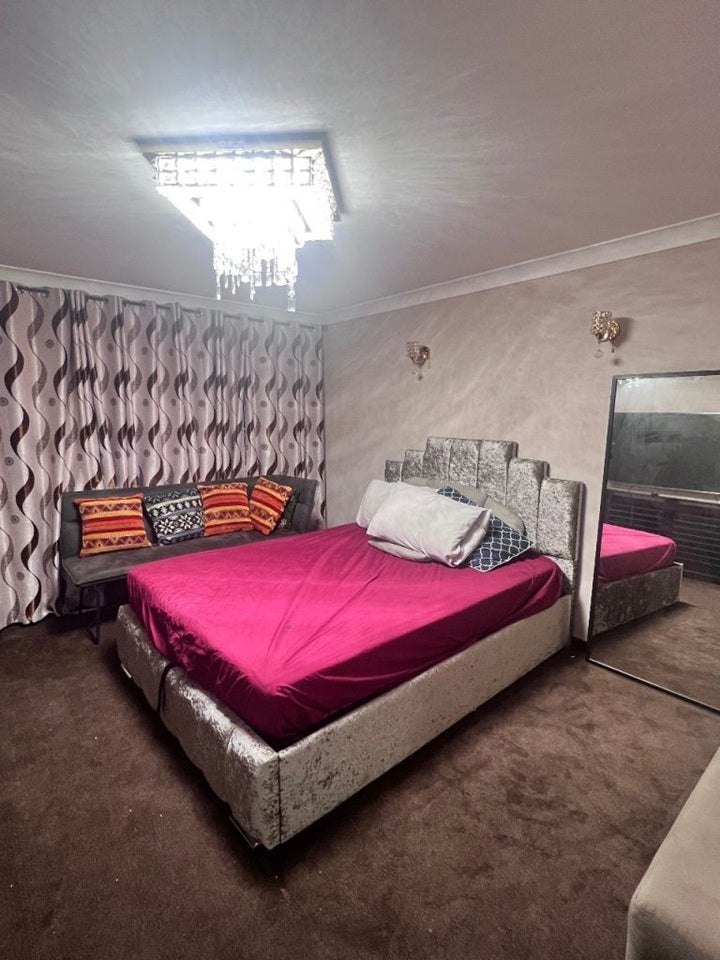 Room Radnor Close in Greater London